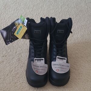 NWT Mens Size 9.5 Wide Fit Magnum Stealth Force Black Boots with Safety Toe